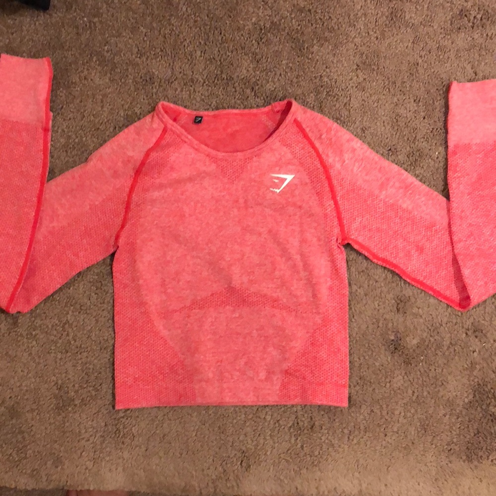 Gym shark long sleeve crop top